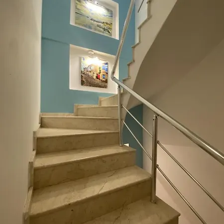 Hotel Larimar