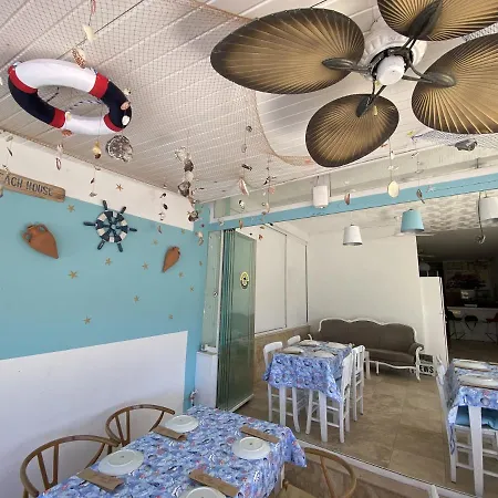 Hotel Larimar *