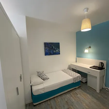 Larimar Hotel *