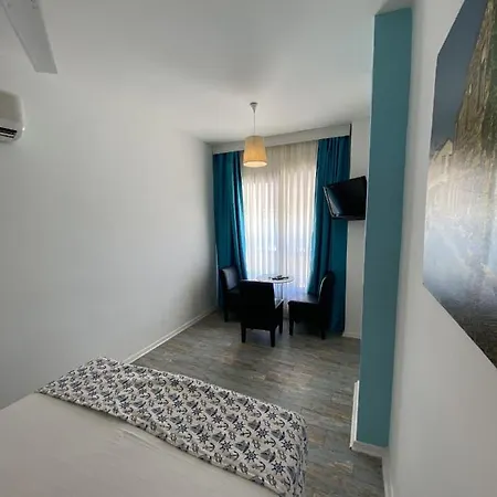 Hotel Larimar