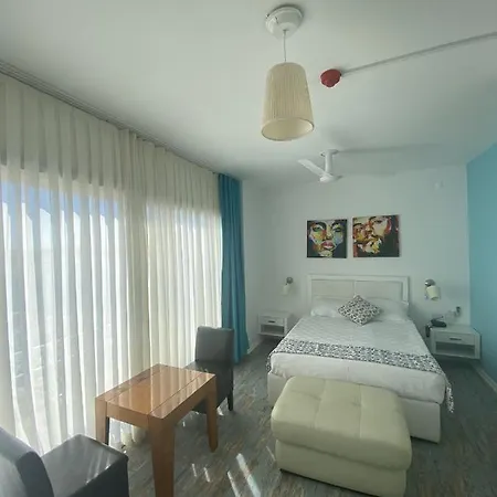 Larimar Çeşme