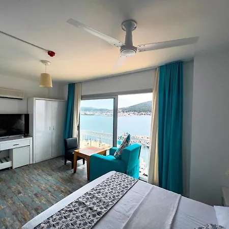 Larimar Hotel *