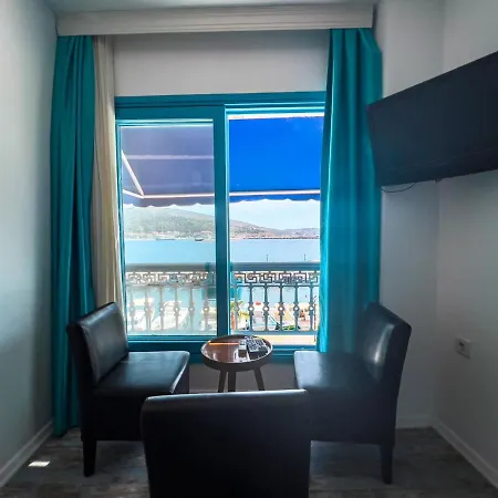 Hotel Larimar