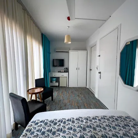 Larimar Hotel