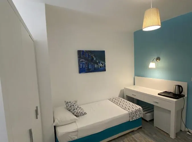 Larimar Hotel *