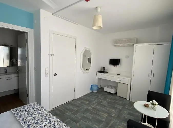 Hotel Larimar *