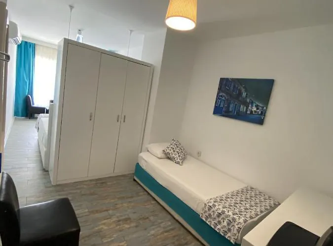 Hotel Larimar