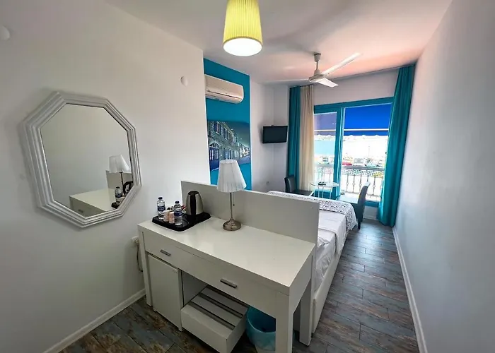Hotel Larimar *