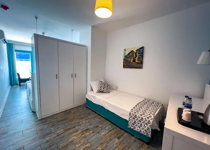Larimar Hotel