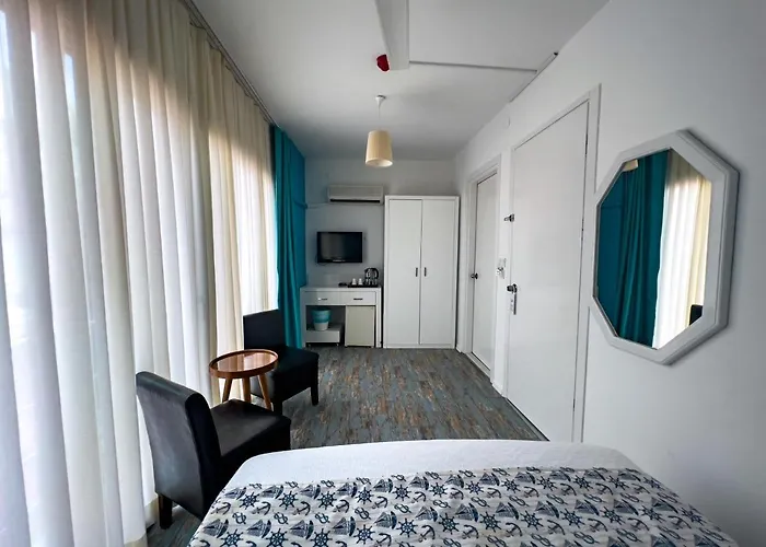Larimar Hotel