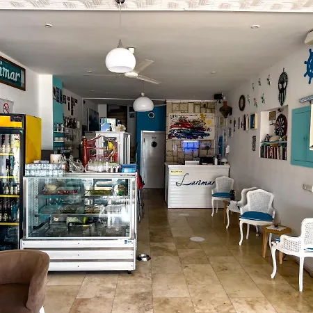 Hotel Larimar *